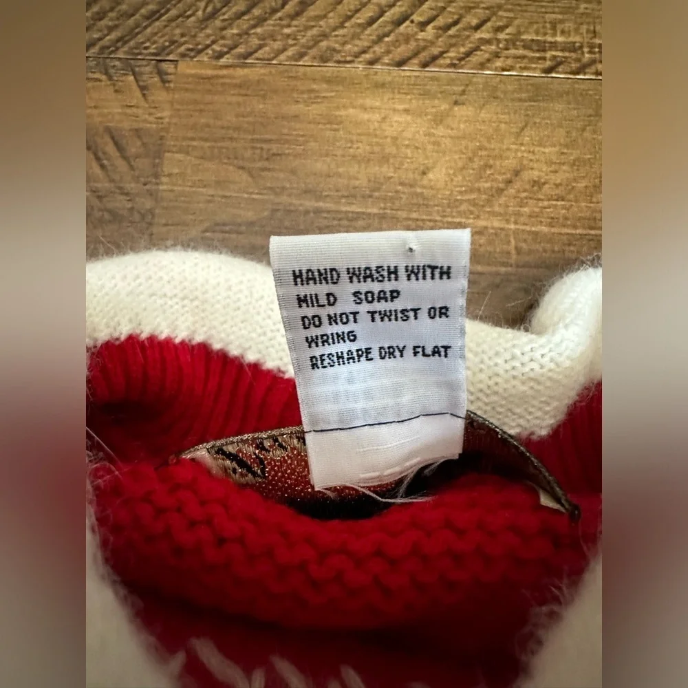 Vintage Dana Scott Mock‎ Neck Sweater Red embroidered Wool, Angora Size Medium - Picture 5 of 7